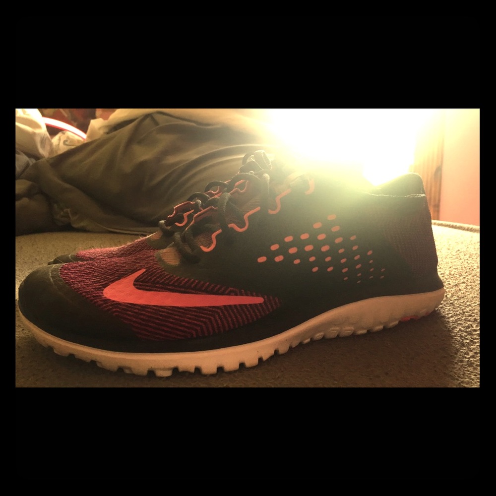 Lightly Used Nike’s (7.5)
